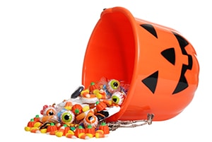 Boulder dentist explains the best and worst halloween candy for teeth.